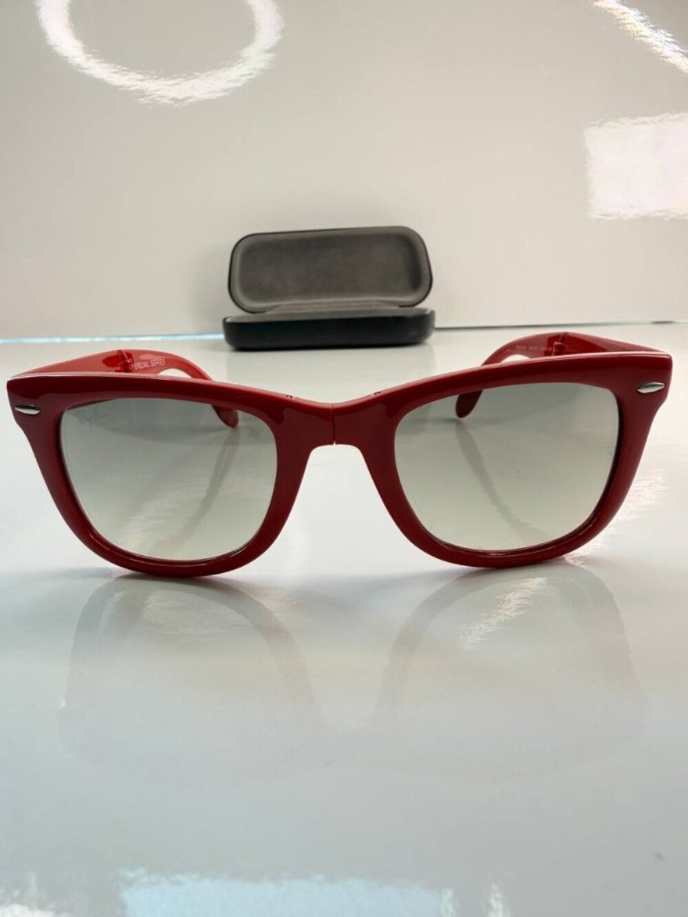 Ray-Ban Folding Wayfarer RB4105 Special Series Sunglasses – Red – Made in Italy - Picture 7 of 16